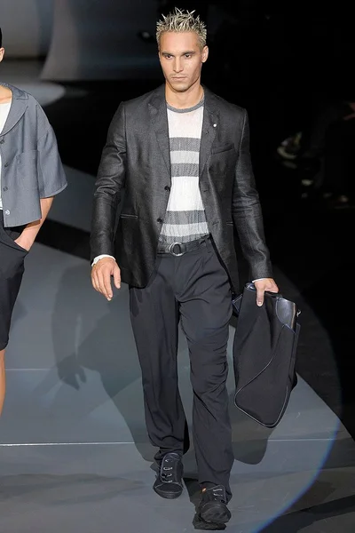 Look 13